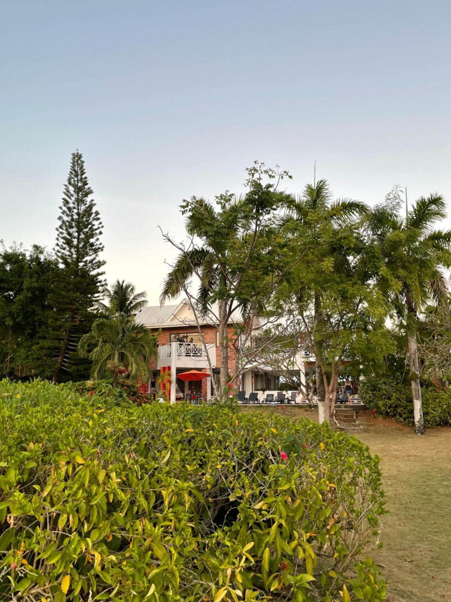 Casa De Las Flores Tropical San Andrés Extérieur photo